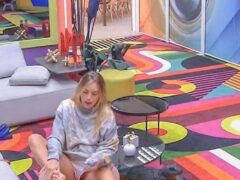 Bárbara Heck é flagrada sem roupa exibindo sua bucetinha no Big Brother Brasil 22