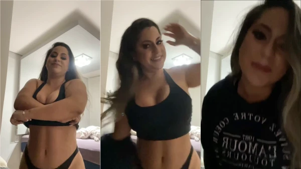 Deliciosa num vídeo provocante se rebolando