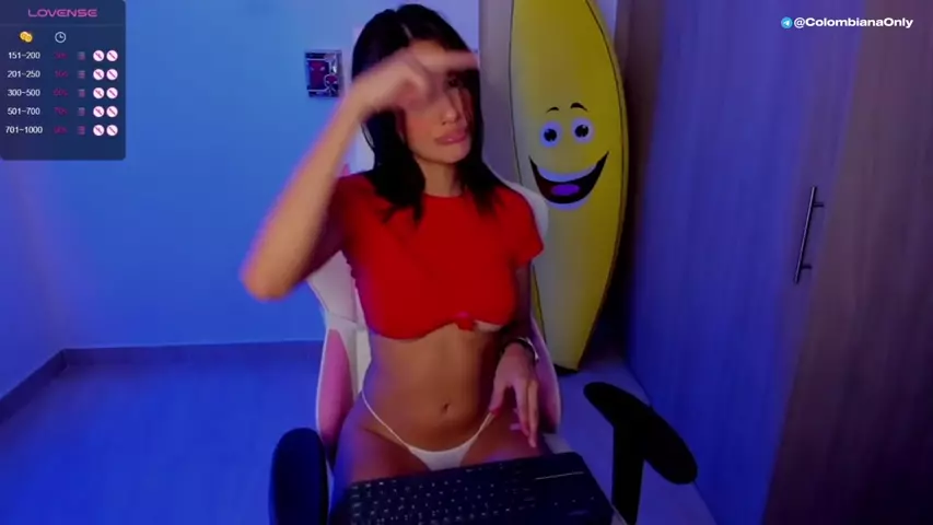LalaSofia818 no live, se mostrando toda linda!