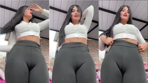 Maria José Rosero toda ousada exibindo suas curvas