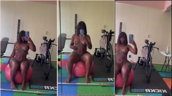 Vayolet, essa delícia com um corpo sarado e os peitinhos empinados, tá na pegada certa!