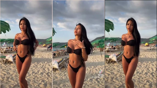 Phatcharin exibindo um biquíni preto super sensual na praia!