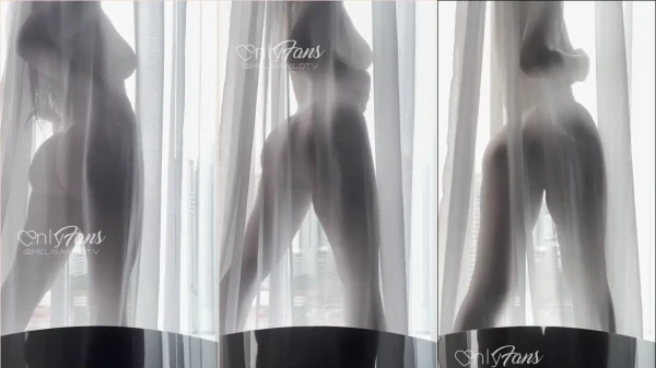 Melisawildtv filmou um vídeo bem ousado, toda sem roupa!