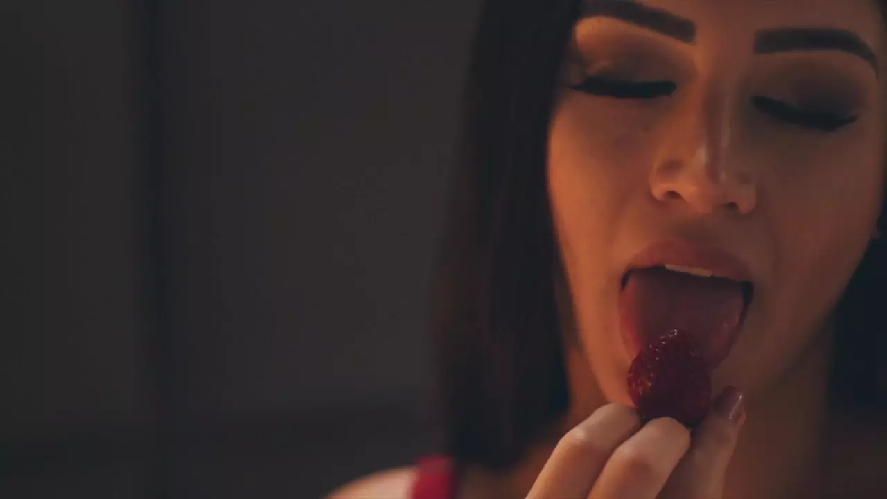 Isabel Diaz, uma delícia safada de calcinha que faz qualquer um ficar babo!
