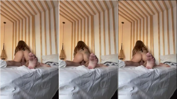 Yasmin Mineira em um vídeo hot dançando sensualmente no brinquedo torto