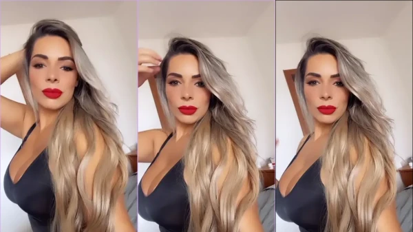 Marcia Carvalho, a loirinha do OnlyFans, se gravando